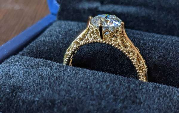 Moissanite Anniversary Ring vs. Moissanite Promise Ring: A Comparison