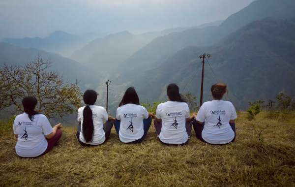 200 Hour Yoga Teacher Training in Rishikesh